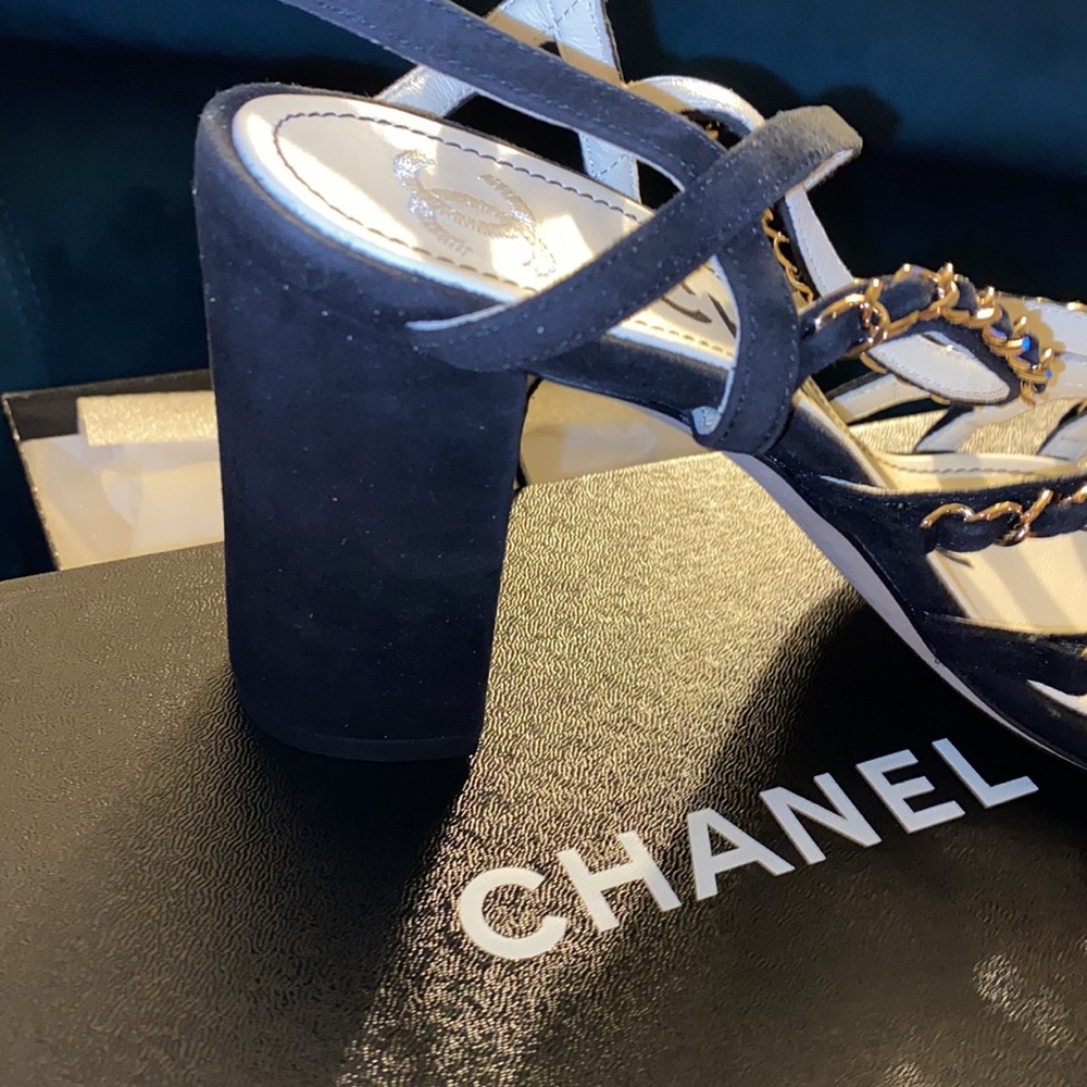 Chanel Black New Kid Suede 19p Strappy Chain Heels - Picture 8 of 9